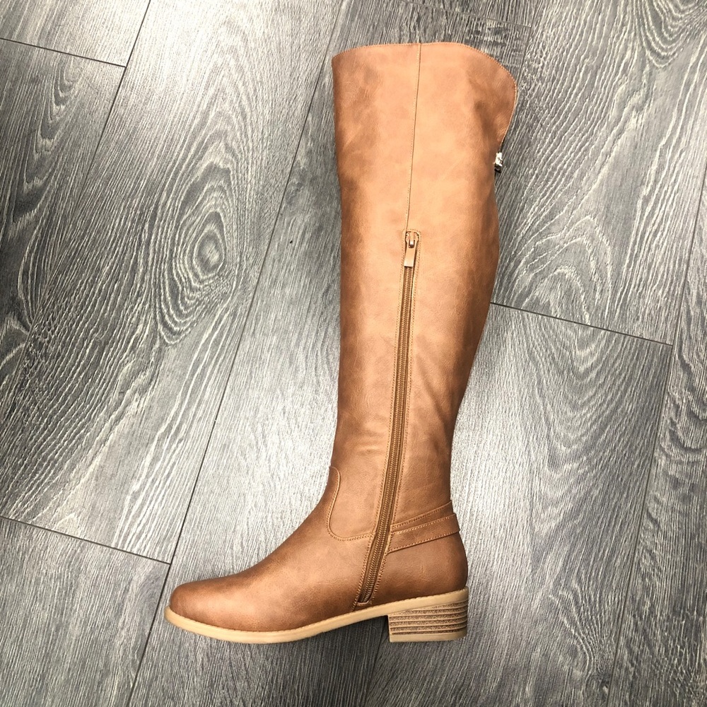 Tan Color Over knee low heel boots - Picture 2 of 5